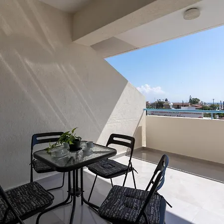 Andrea 3-Bedroom Apt In Mackenzie Larnaca Exterior photo