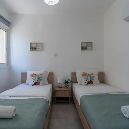 Andrea 3-Bedroom Apt In Mackenzie Larnaca Exterior photo