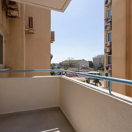 Andrea 3-Bedroom Apt In Mackenzie Larnaca Exterior photo